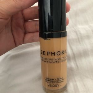 brand new Sephora foundation